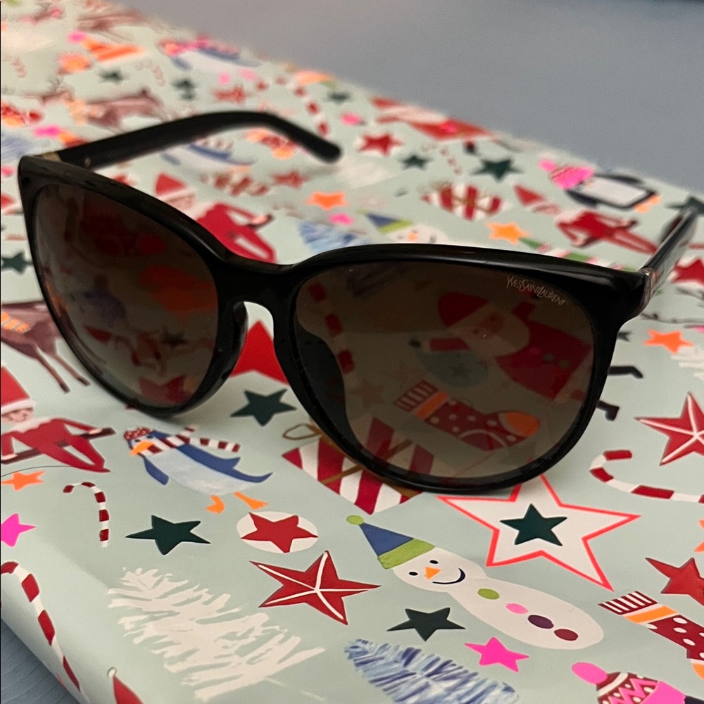 Stylish Black YSL Sunglasses